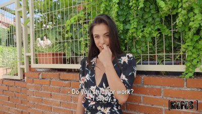 Seductive teen with nice Ass jumped on Stranger's Big D in Public