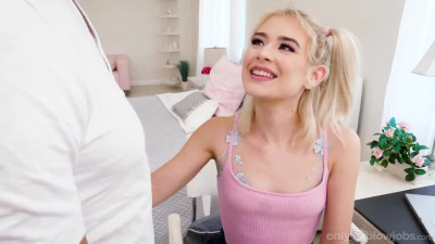Cute cocksucker gives incredible head-play to her Boyfriend