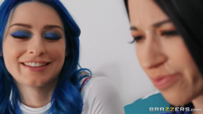 Two teen students has finally found pussy cure with their old doctor