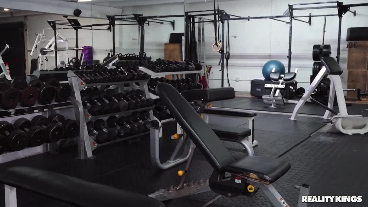 Watch Brunette babe Swallows big cock before dirty sex in Gym Full. Duration: 07:58 | ePornBabe.