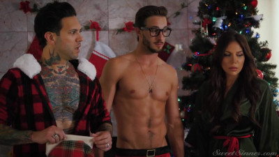 Step cousin fucks me for Christmas with his big D - Mile High Media