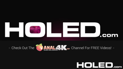 Slutty bitch Haley Reed stretches her anal hole to fit a big cock