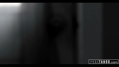 Unprotected creampie for skinny stepdaughter Emily Willis