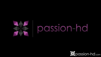 Petite Lulu Chu pays new homeowner with her cunny - Passion HD