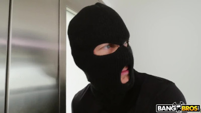 Hot Milf Kendra Lust fuck young robber - Ass Parade