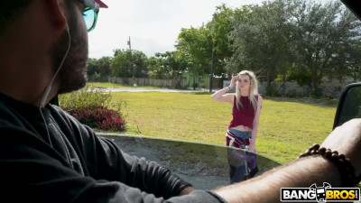Young hoe fucks with the stranger in the car for cash - Bang Bus