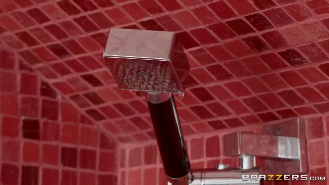 Watch Shower with big ass Latina Abella Full. Duration: 07:57 | ePornBabe.