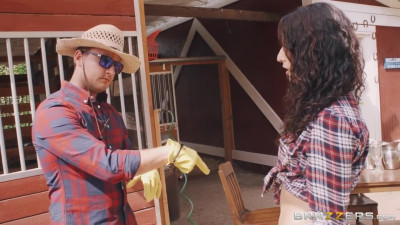 Skinny Nikki asks the gardener to drill her hole at the yard - Brazzers