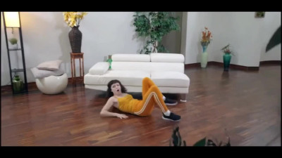 Elastic stepsister makes yoga on her bratty's dick