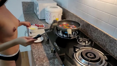 Petite Asian girl gets hubby's BBC deep in her tight hole. Quick Kitchen-Sex!