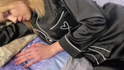 Blonde babe likes to masturbate after breakfast in the kitchen