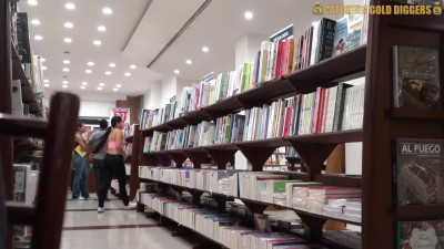 Lovely Plump-booty Brunette Gal Doesn't Mind Having Some Fun With a Stranger Met At the Book Store