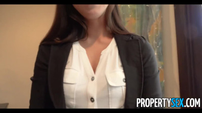 Brunette chick - estate agent undressed for client and agreed to have quick HookUp