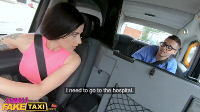 Female driver fucks with a doctor