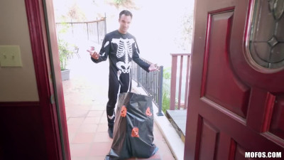 Booty Selena Stone has sex on Halloween