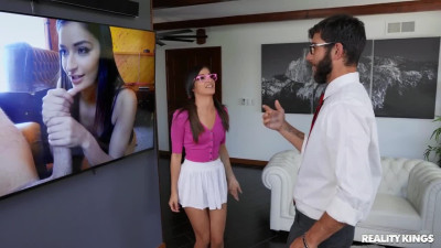 Hot pornstar does her best to satisfy her boss