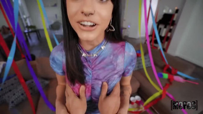 Two slutty girls have juicy threesome in a bathroom