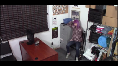 Tattooed shoplifter-babe with purple hair is wrecked by officer