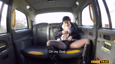 Young college slut gets massive facial after dirty car-sex w Taxi Driver