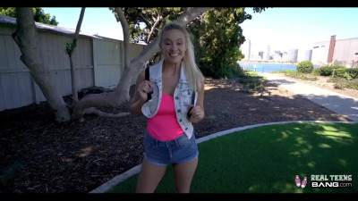 Ex-mormon bitch w Round ass flashing her tits in Public and sucks hard cock in POV