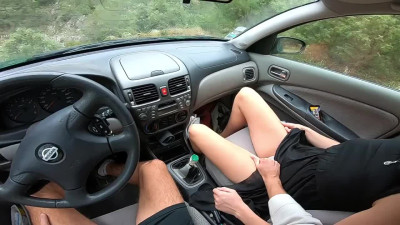 Big ass girls sucked her BF's cock and jumped on it right in his Car