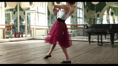 Sexy russian ballerina Alla Zadornaya shows her flexibility