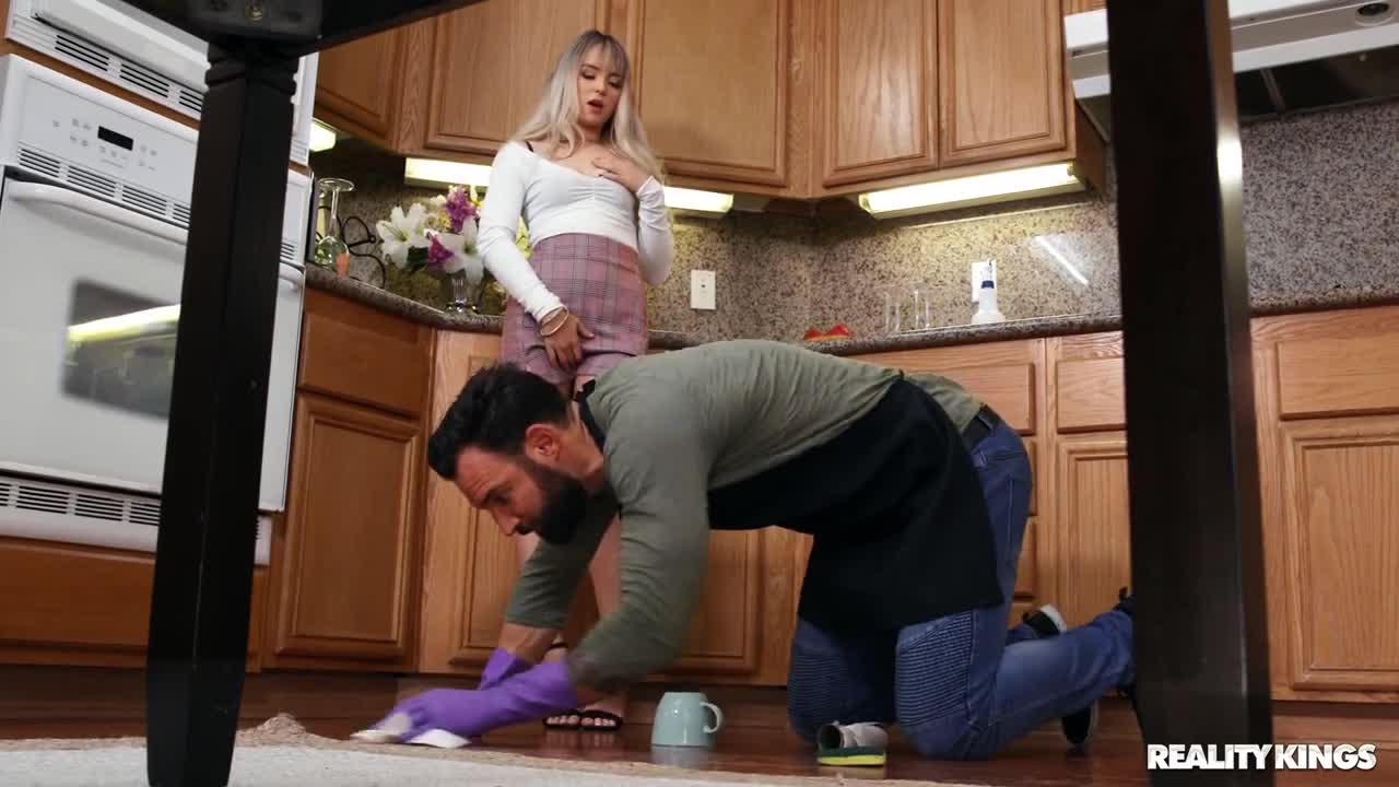Watch She's the boss at home Full. Duration: 07:59 | ePornBabe.