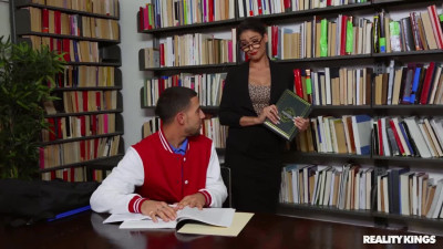 Young dude fucks nerdy librarian Katana Kombat
