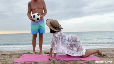Dream latina babe pounded on the beach
