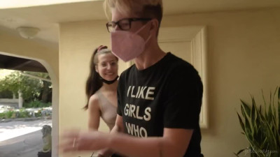 Sexy lesbian babes lick and finger one another's honeypots