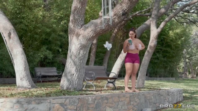 Busty MILF finds herself a client on the street