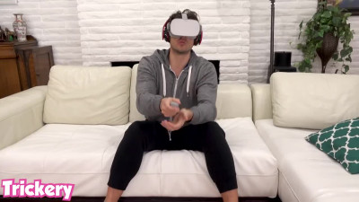 Slutty girl fucks her yoga instructor while her bf playing vr