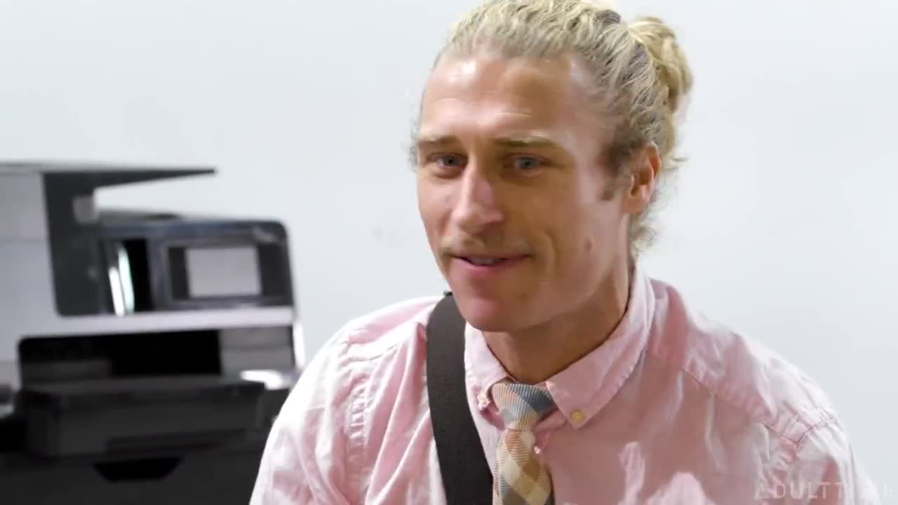 Watch Curl secretary Victoria Voxx fucked right in the office Full. Duration: 06:58 | ePornBabe.