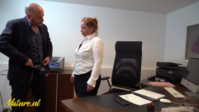 BBW Secretary Gets Spit-roasted And Fucked In All Holes In Hot Office 3-some With Her Colleagues