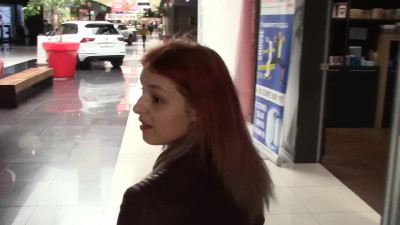 Teens quickie in a shopping mall changing room