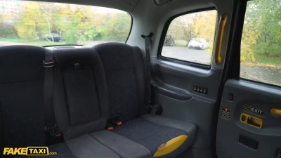 BBW Taylee Wood was fucked by a taxi driver on a backseat