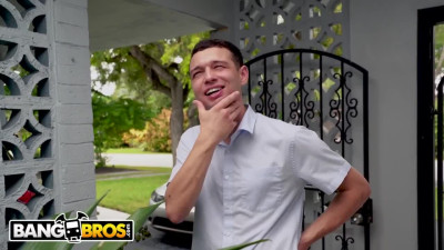 Sneaky dude disguised as gardener pounds redhead hottie