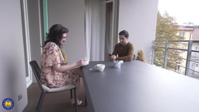 Girl in glasses gets screwed on all fours to repeated orgasms