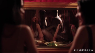 2 horny chicks enjoy watching a hot couple erotic fuck