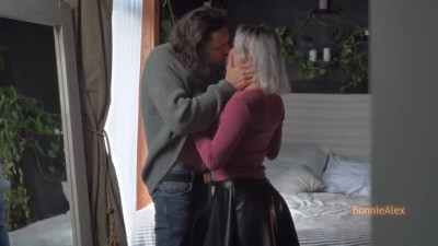 White-haired lover goes all romantic after the date
