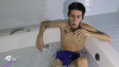 Exotic gal reaches cock in shower - Amateur Porn