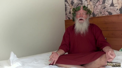 Methodic and meditative grandpa gets his cock pleasured by a cheeky teen