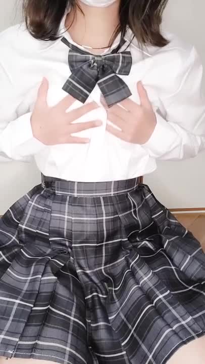 Watch Petite Japanese schoolgirl uses sex toys to experience her 1st orgasm Full. Duration: 14:03 | ePornBabe.