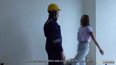 Brunette offers builder to fuck her hard - Amateur Porn