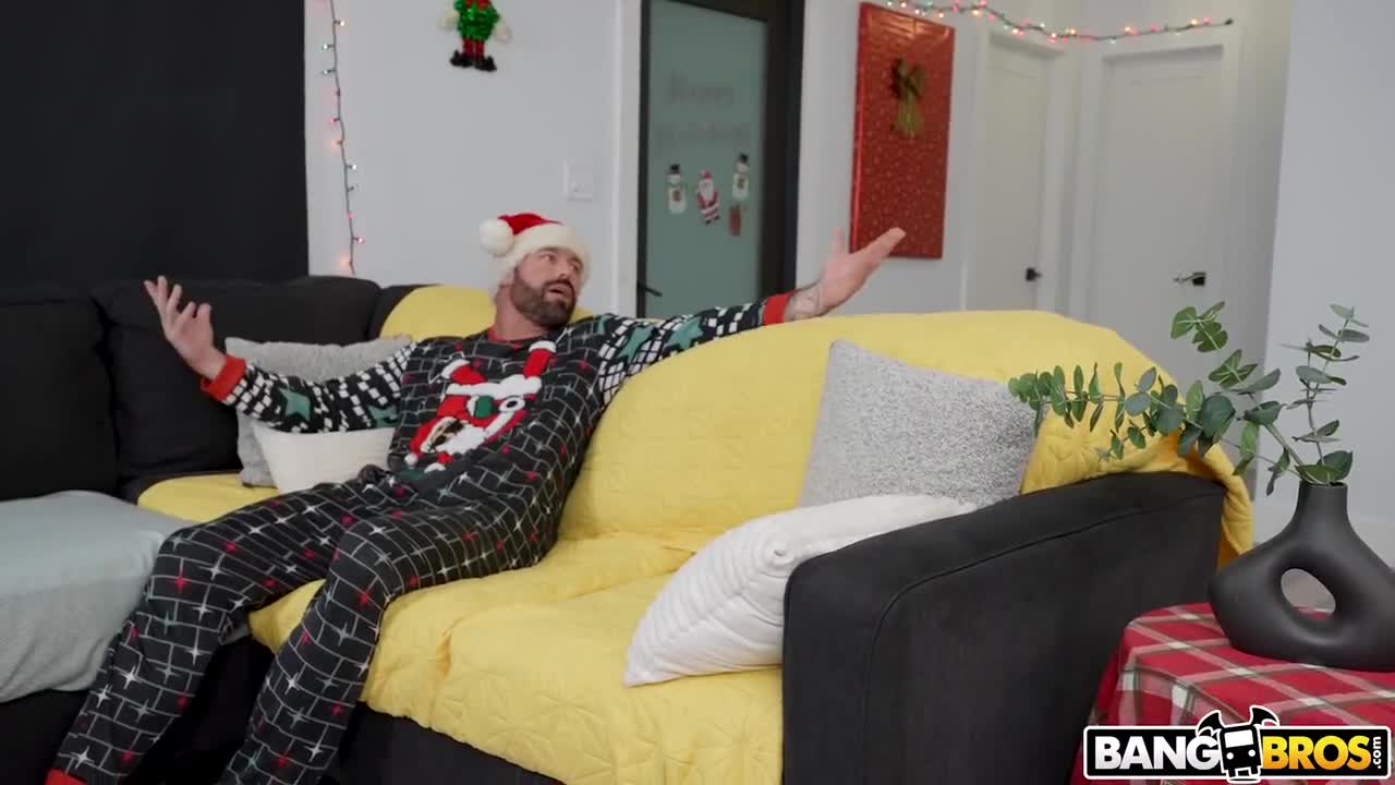 Watch Sexy Busty Fit Ebony Beauty Surprises White Guys With a Merry Christmas Threesome Full. Duration: 04:57 | ePornBabe.