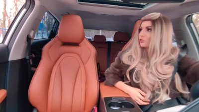 Busty Female driver sucked stranger's dick and fucked him in the car