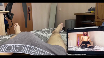 Stepsister helps me to empty my balls with good blowjob