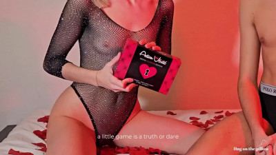 A couple had fun playing in an erotic game and fucking