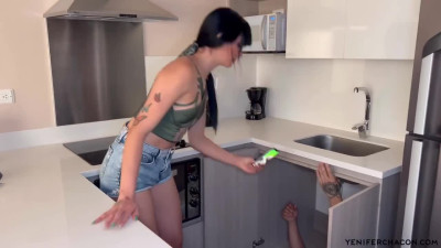 The Latina asked to fix the pipes, and ended up with a dick in her mouth.
